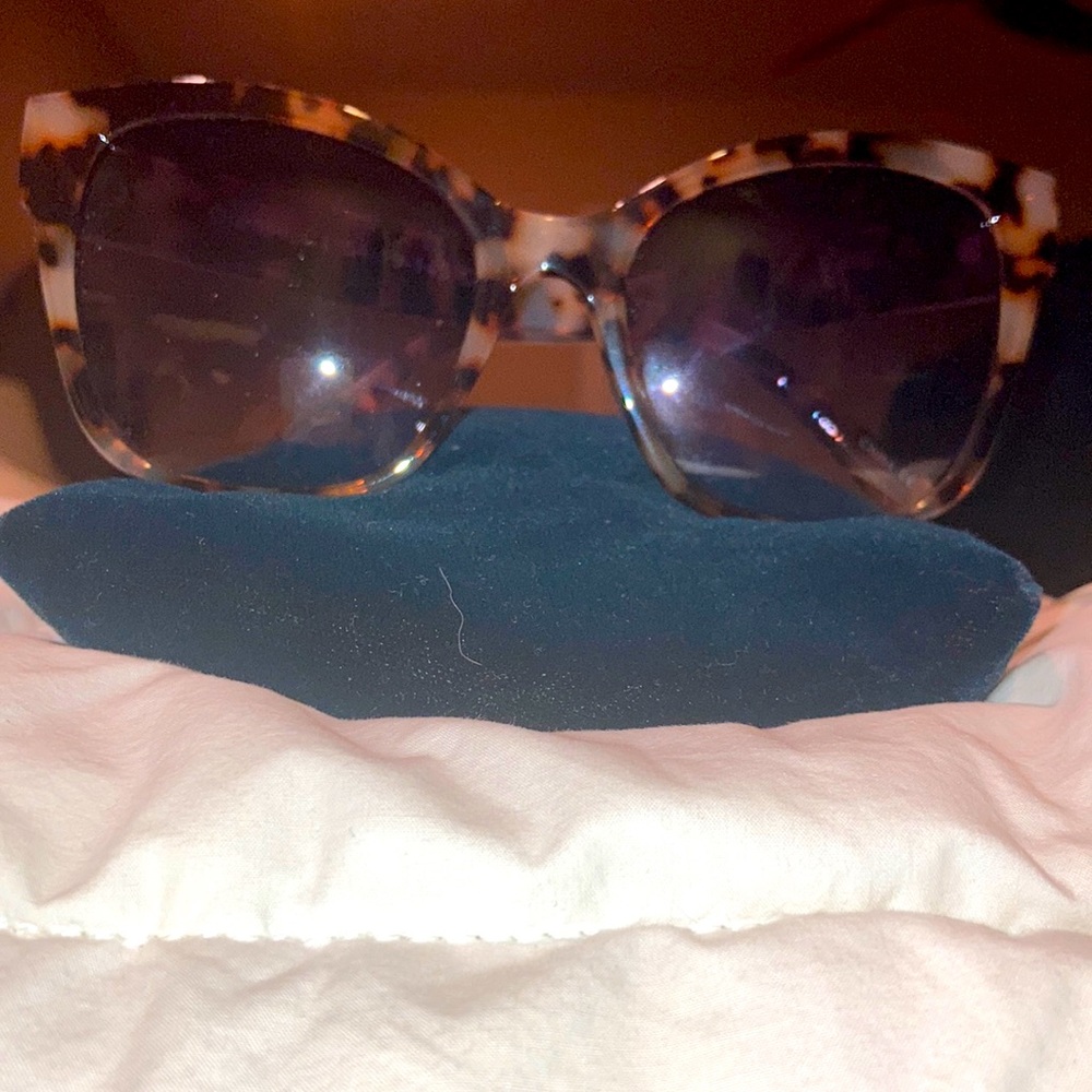 Tortoise shell gold cat eye sunglasses 🕶